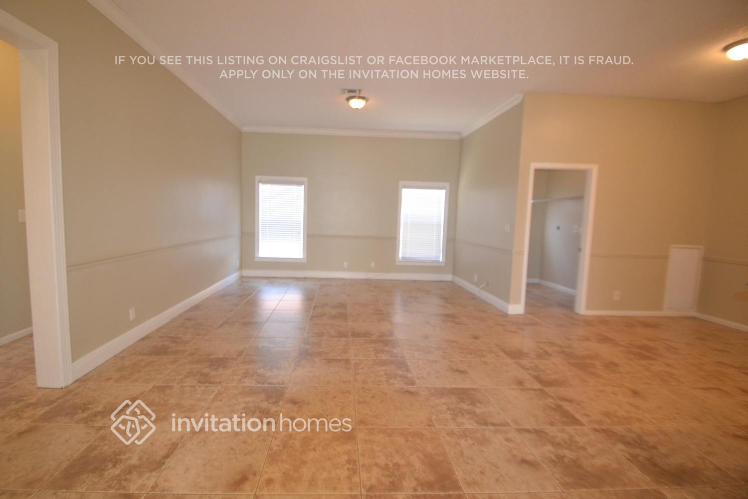 Building Photo - 12770 Kingsway Rd