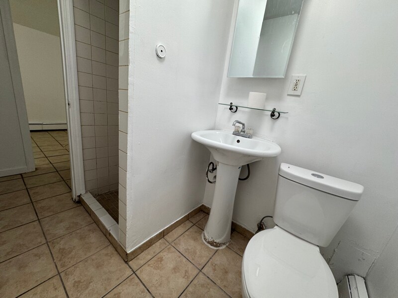 Building Photo - 476 Sutter Ave