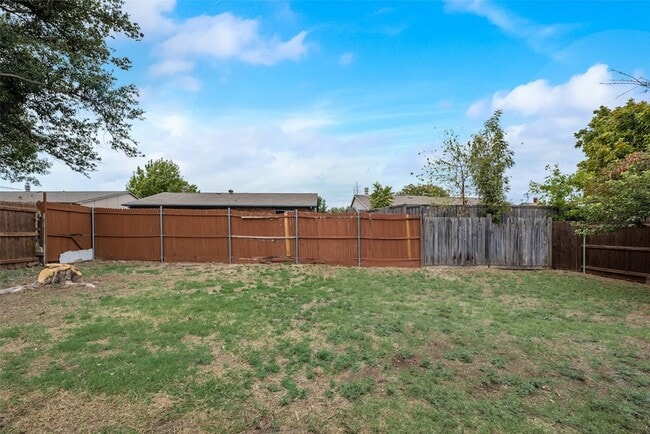 Building Photo - 713 Sunny Slope Dr