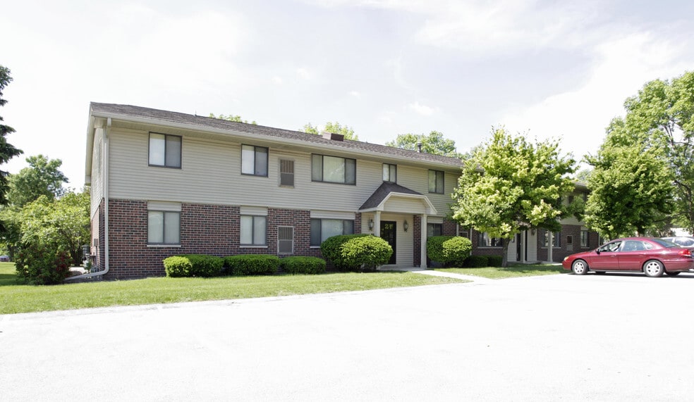 Sunburst Apartments 6172 S 31st St Greenfield WI 53221 Apartment Finder