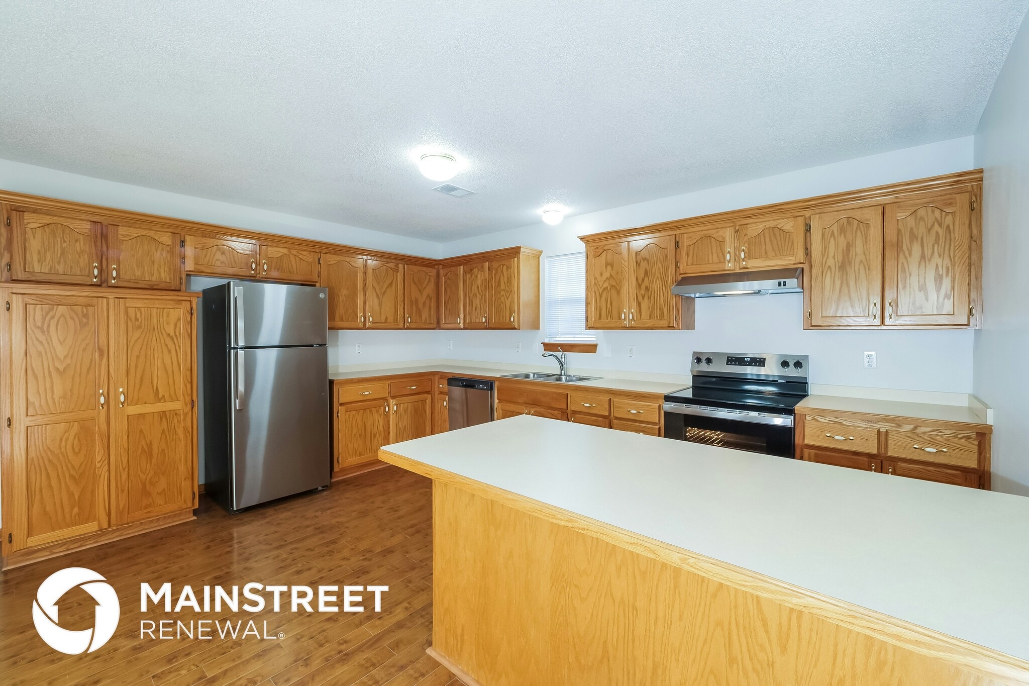 Building Photo - 315 E Elm St