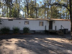 Building Photo - 2 Bedroom 2 Bath Pet Friendly Mobile Home