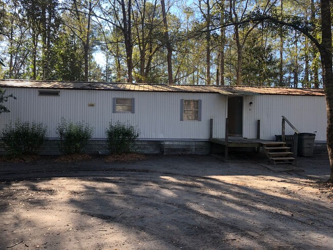 Primary Photo - 2 Bedroom 2 Bath Pet Friendly Mobile Home