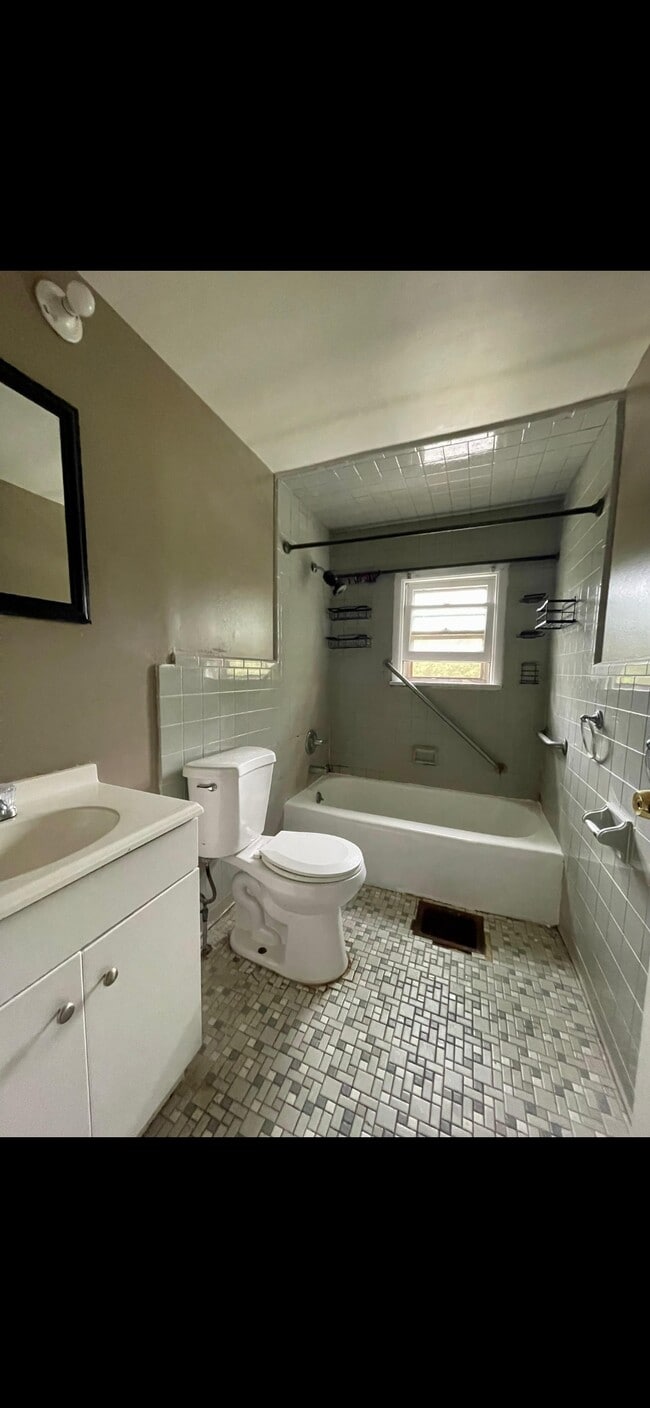 Building Photo - 1533 NY-208