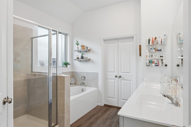 Building Photo - 358 Jewett Meadow Dr