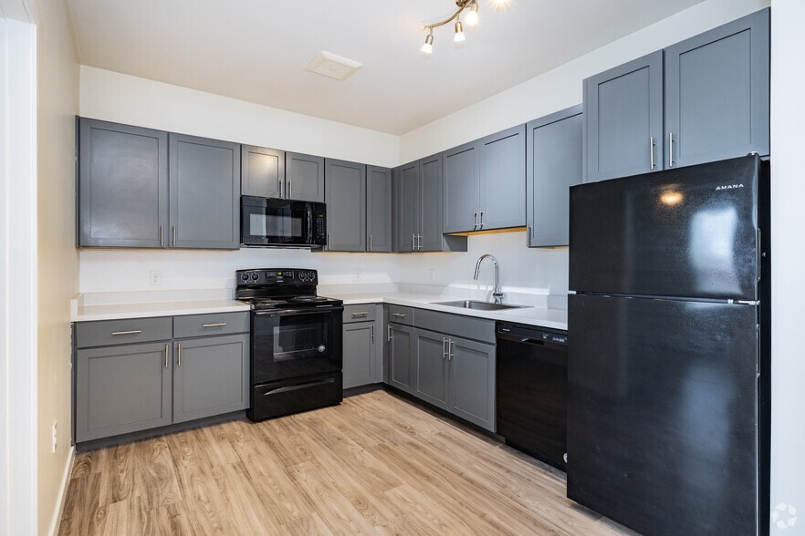 Primary Photo - Alameda View