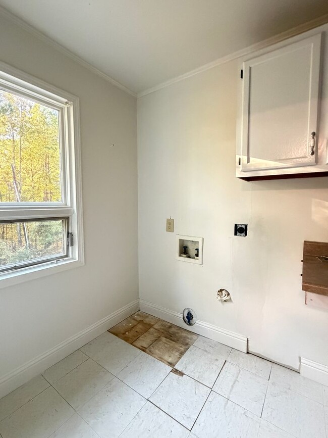 Building Photo - 5 Bed 3 Bath Home in Ruston