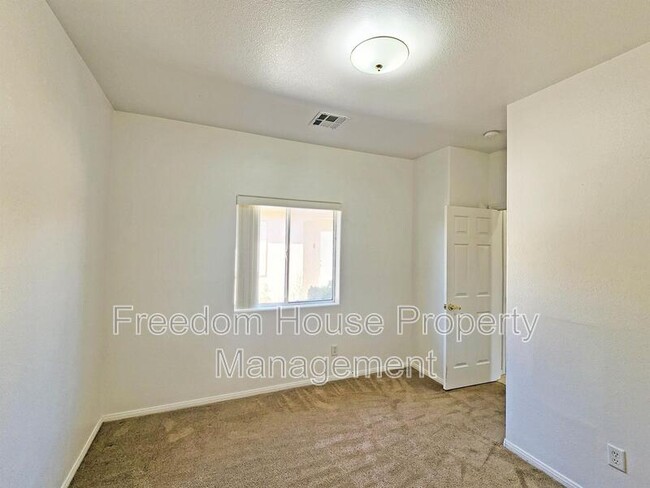 Building Photo - 1430 Star Rd