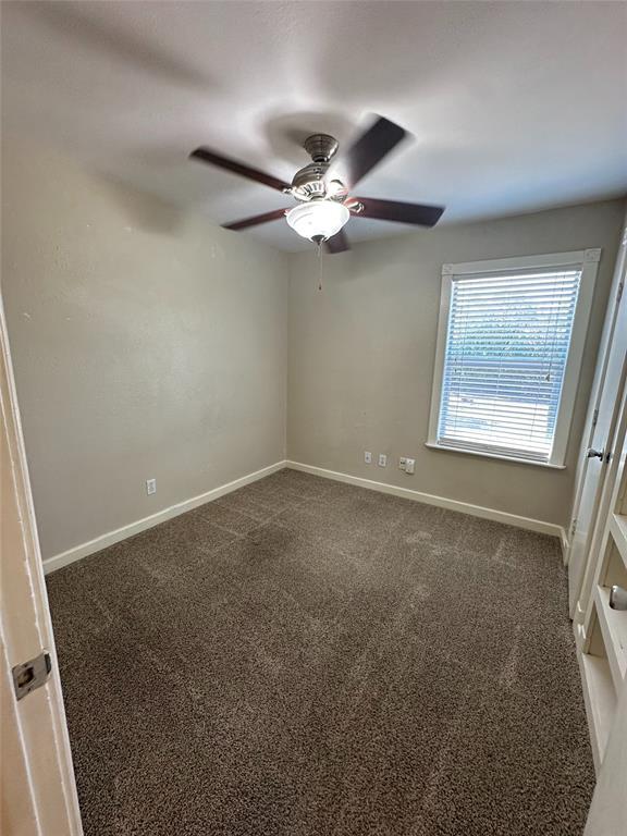 Building Photo - 3510 Roanoke Dr