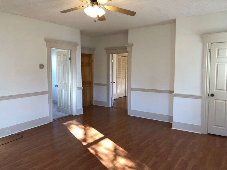 Building Photo - 250 Bartlett St