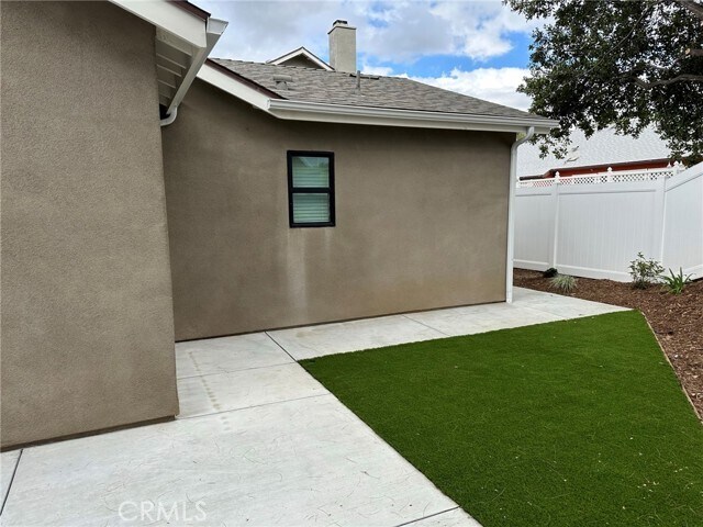 Building Photo - 1155 N Currier Ave