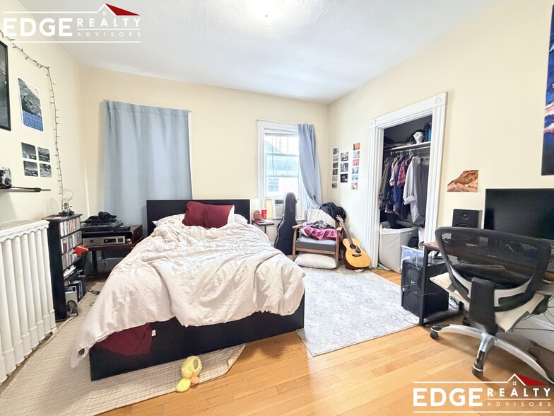 Building Photo - 17 Bennett St