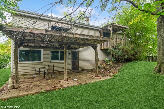 Building Photo - 101 Springhill Dr