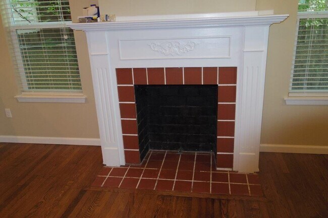 Building Photo - 3504 Speedway