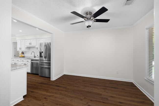 Building Photo - 3075 Stonecrest Cir