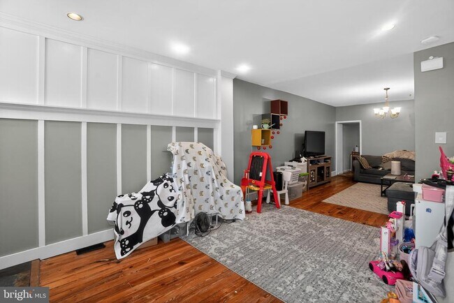 Building Photo - 4739 Smick St