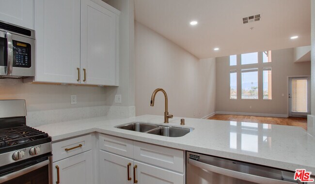 Building Photo - 340 Hauser Blvd