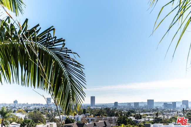 Building Photo - 8401 Fountain Ave