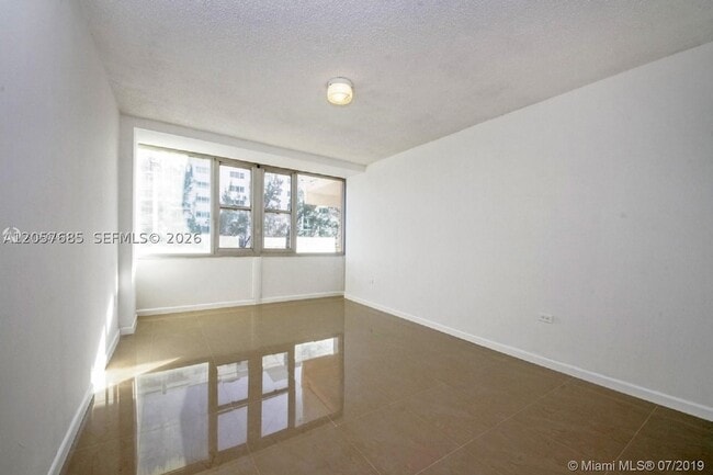 Building Photo - 7545 E Treasure Dr