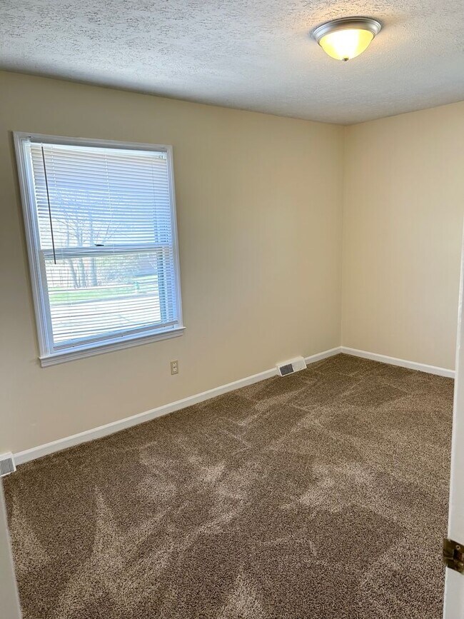 Building Photo - Mt Tabor ranch home with basement      20260804