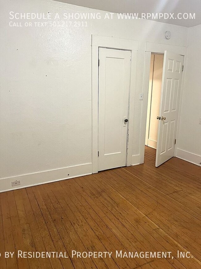 Building Photo - 214 NE Bryant St