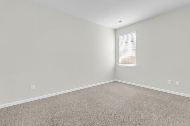 Building Photo - Modern Comfort in the Heart of Ladson