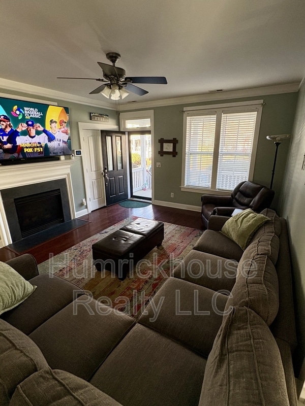 Building Photo - 515 Dubois Court