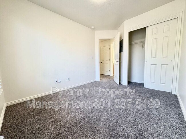 Building Photo - 1553 Vivante Way