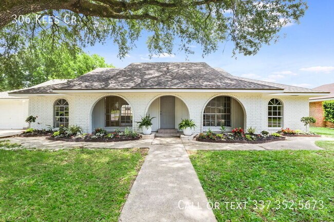 Building Photo - 306 Kees Cir