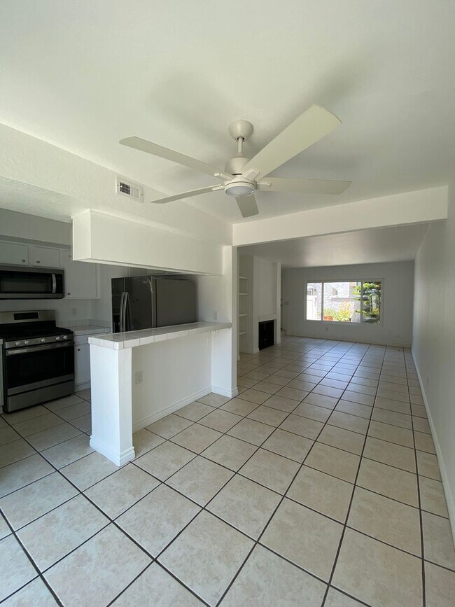 Building Photo - Harbor Village 2 bedroom Condo *OPEN HOUSE - SEE DATES AVAILABILITY*