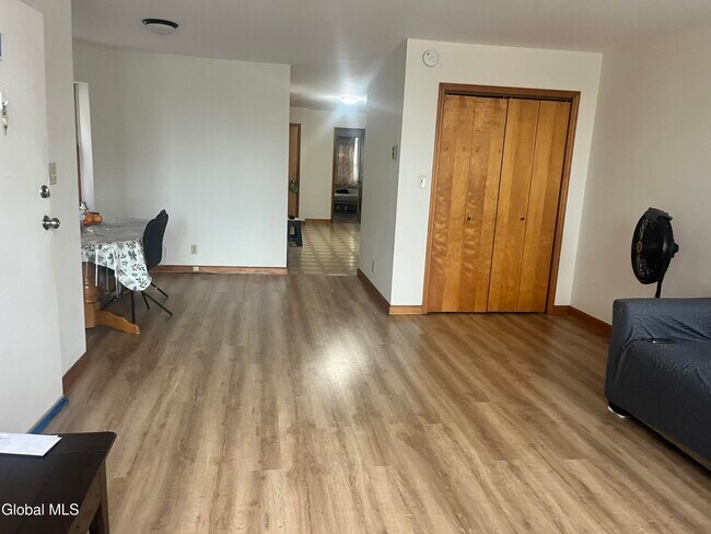 Building Photo - 164 Madison Ave