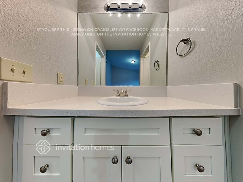 Building Photo - 598 Bernier Cir