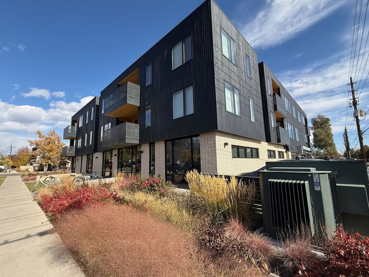 Building Photo - 2718 Pine St