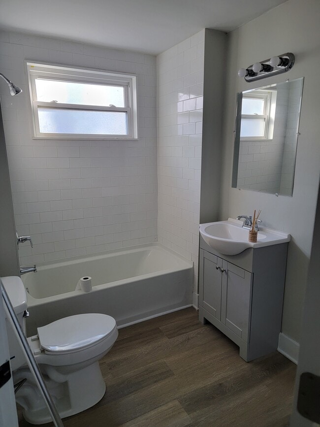 Building Photo - 1444 Union St