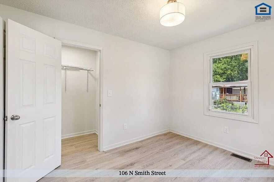 Building Photo - 106 N Smith St