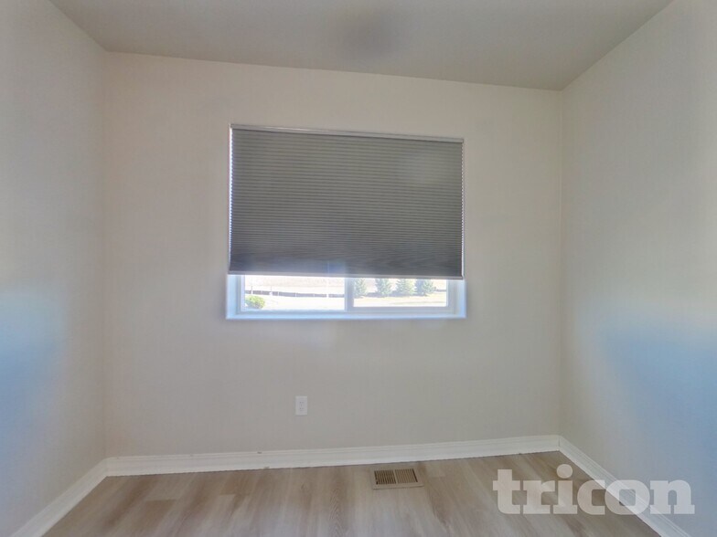 Building Photo - 705 Grissom Dr.