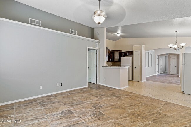 Building Photo - 14336 Desert Sage Dr