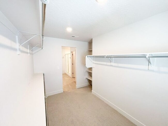 Building Photo - 414 W Snowberry Dr