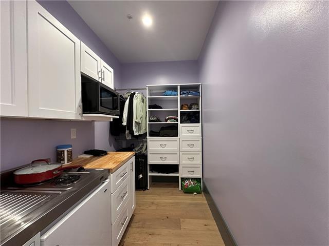 Building Photo - 3431 Chartres St