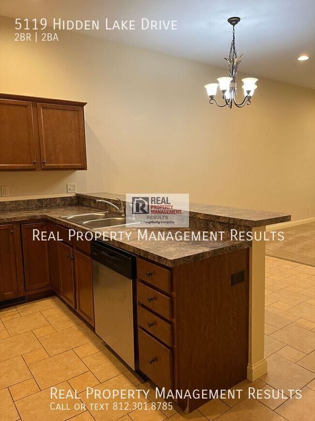 Building Photo - 5119 Hidden Lake Dr