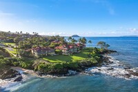 Building Photo - Luxury 3 bedroom, 4 bathroom Condo at Wail...