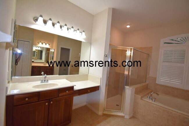 Building Photo - 13157 Paloma Dr