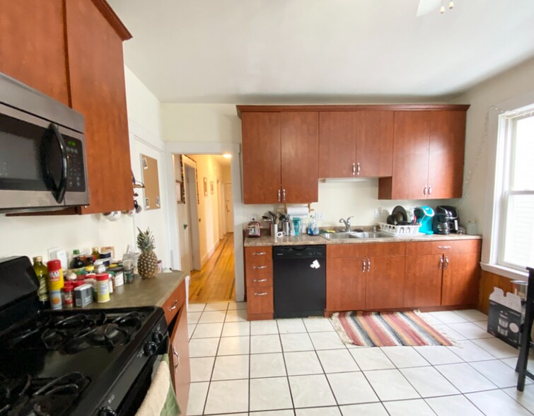 Building Photo - 24 Willis St