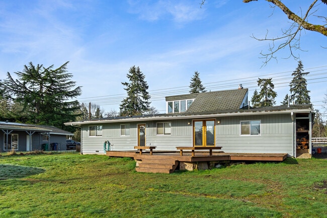 Building Photo - 10012 136th Ave NE