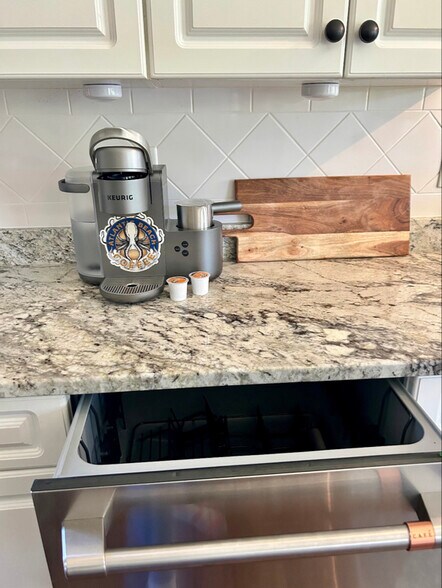 Building Photo - 8 Downing Ct SE