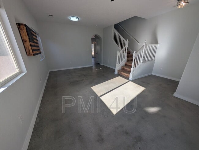 Building Photo - 7105 Casa Elena Dr NE