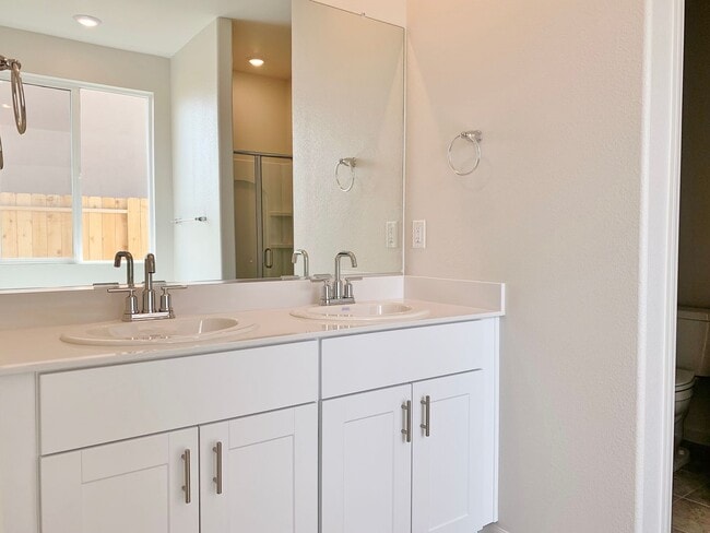 Building Photo - Beautiful New Single Family Home: single story 4 bed, 2.5 bath