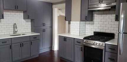 Building Photo - One bedroom, one bath upper unit located i...