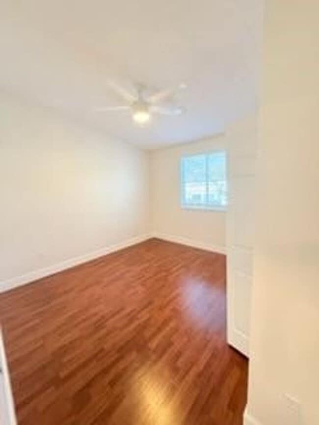 Building Photo - 2400 NW 98th Ln