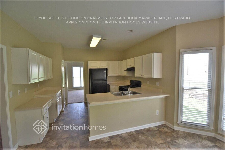 Building Photo - 30 Rosemoore Dr